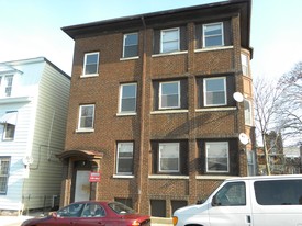 121 Evergreen St Apartments