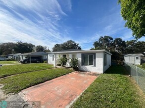 859 NW 16th Terrace in Fort Lauderdale, FL - Building Photo - Building Photo