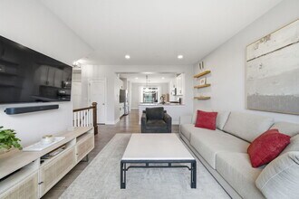 4462 Monroe Ct in Naperville, IL - Building Photo - Building Photo
