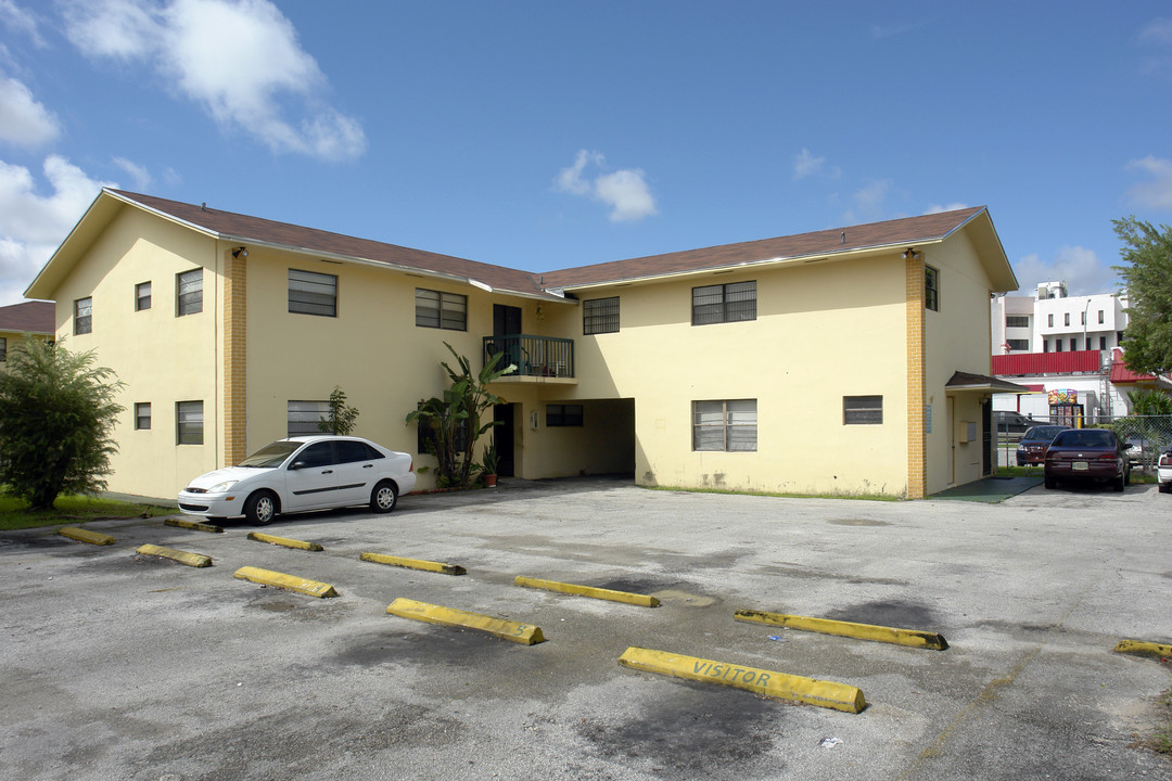 Westland Manor in Hialeah, FL - Building Photo