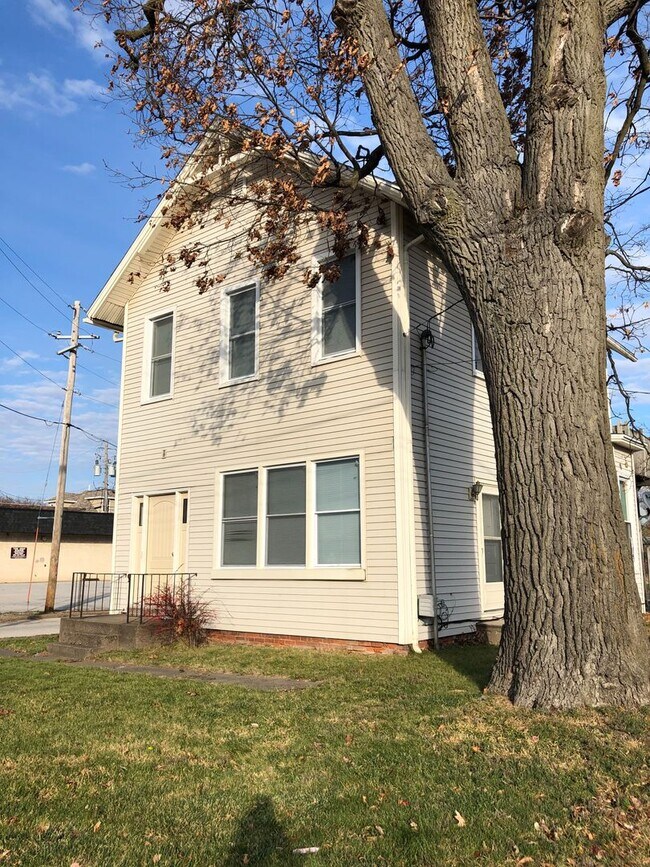 1702 15th St Pl in Moline, IL - Building Photo - Building Photo