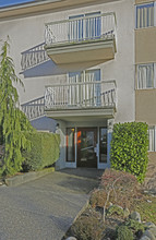 512 Springer Ave in Burnaby, BC - Building Photo - Building Photo