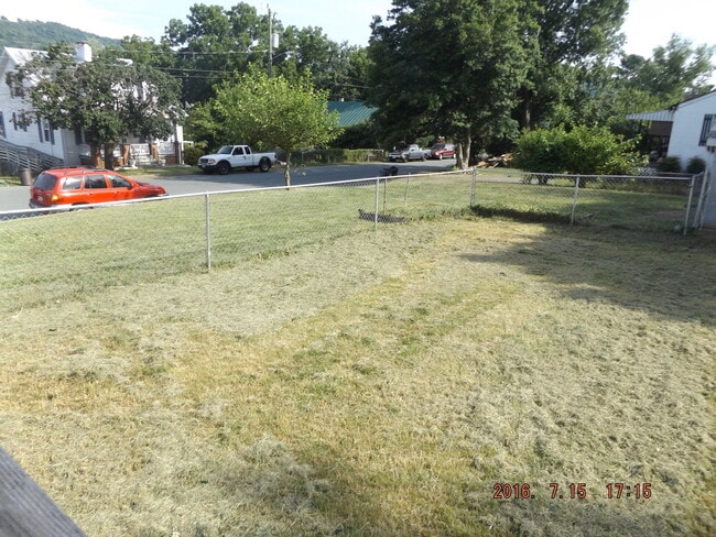 810 Rockland Ave in Charlottesville, VA - Building Photo - Building Photo