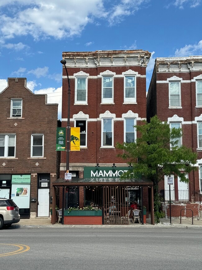 2035 N Western Ave, Unit 2R