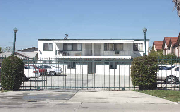 125 N Nicholson Ave in Monterey Park, CA - Building Photo