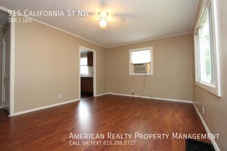 915 California St NW in Grand Rapids, MI - Building Photo - Building Photo