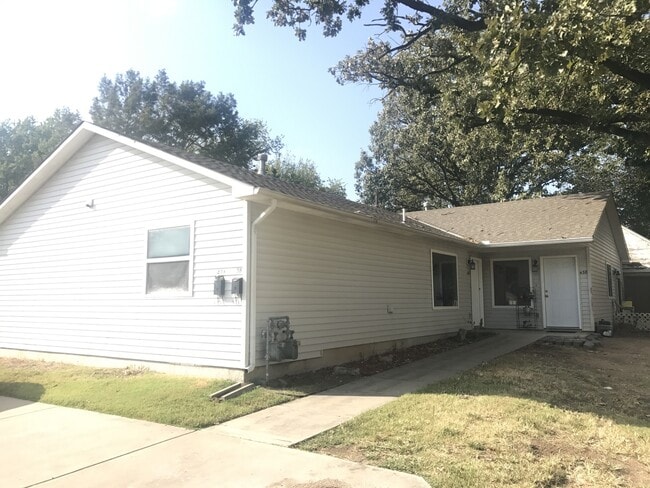 property at 438-438 E Broadway Ave