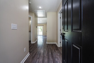 346 Whispering Pines Rd in Jesup, GA - Building Photo - Building Photo