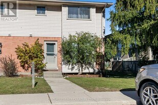 355 Sandringham Crescent in London, ON - Building Photo