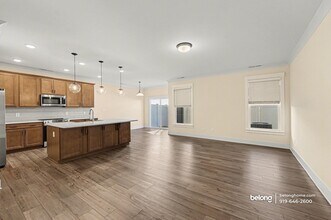 5013 Moonlight Rdg Dr in Greensboro, NC - Foto de edificio - Building Photo