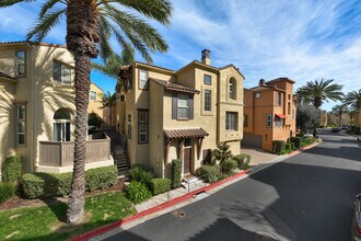 Escala in San Diego, CA - Building Photo - Building Photo