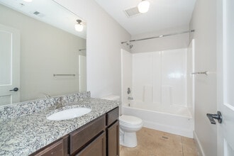 Keystone Lofts in Aurora, IL - Foto de edificio - Interior Photo