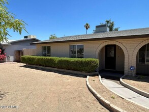 12433 N 47th Dr in Glendale, AZ - Building Photo - Building Photo