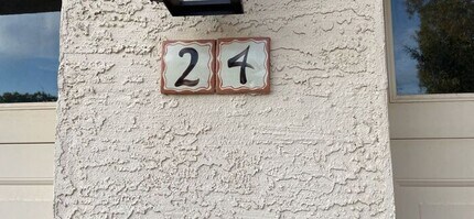 24 E Vera Ln in Tempe, AZ - Building Photo - Building Photo