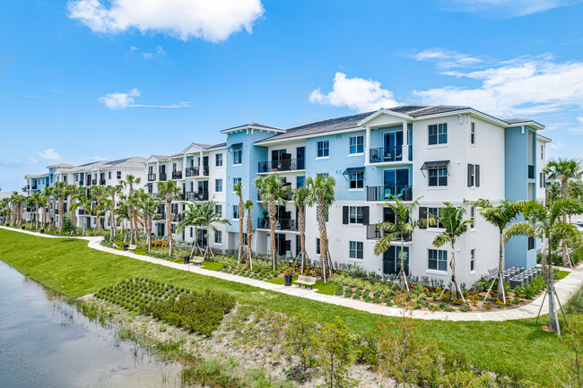 Sea Lofts at Boynton Village in Boynton Beach, FL - Building Photo - Building Photo