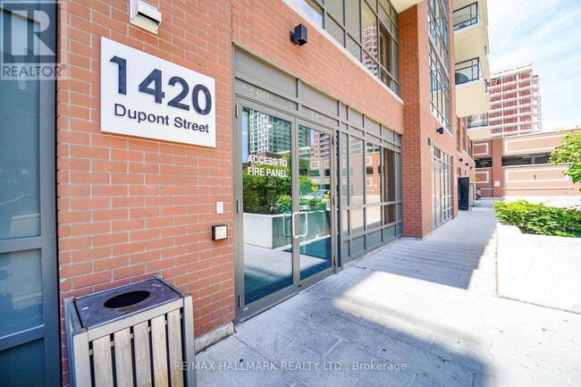 1420-1420 Dupont St in Toronto, ON - Building Photo - Building Photo