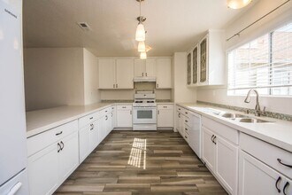 4545 Essex Ct in Carlsbad, CA - Building Photo - Building Photo
