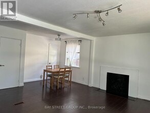 93 Cartier Crescent in Richmond Hill, ON - Building Photo - Building Photo