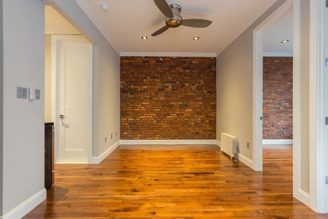 199 E 3rd St, Unit 1A in New York, NY - Building Photo - Building Photo