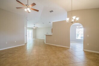 3192 Carlotta Road in Middleburg, FL - Foto de edificio - Building Photo