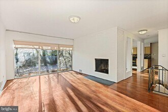 1126 Ormond Ct in McLean, VA - Building Photo - Building Photo