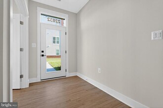 22832 Tawny Pne Sq in Brambleton, VA - Building Photo - Building Photo