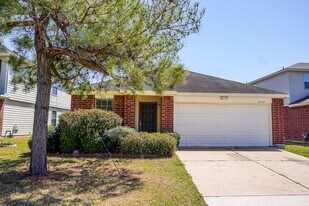19131 Prairie Bluff Dr in Cypress, TX - Building Photo