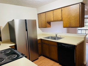 105 Wisteria Ct in Savannah, GA - Building Photo - Building Photo