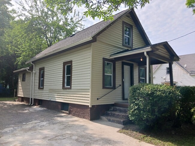 property at 19 6th St