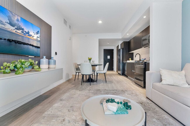 398 NE 5th St in Miami, FL - Foto de edificio - Building Photo