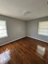 8706 Cardella Ave in Dallas, TX - Building Photo - Building Photo