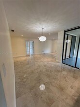 3578 Magellan Cir in Miami, FL - Building Photo - Building Photo