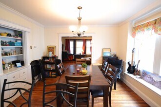76 Hobart St, Unit 1 in Boston, MA - Foto de edificio - Building Photo
