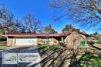 8807 Deschutes Rd in Palo Cedro, CA - Building Photo - Building Photo