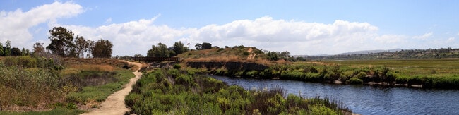 Apartamentos Alquiler en Newport Bluffs, CA