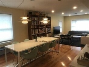 11 Oak St in Watertown, MA - Building Photo - Building Photo