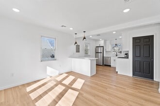 47 E 14th St in Bayonne, NJ - Building Photo - Building Photo