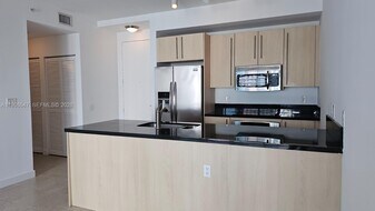 1111 SW 1st Ave in Miami, FL - Building Photo