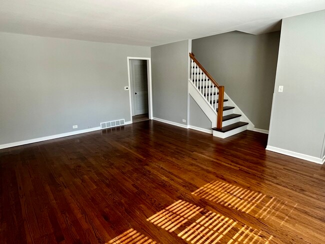 1332 Greenwillow Ln in Glenview, IL - Building Photo - Building Photo