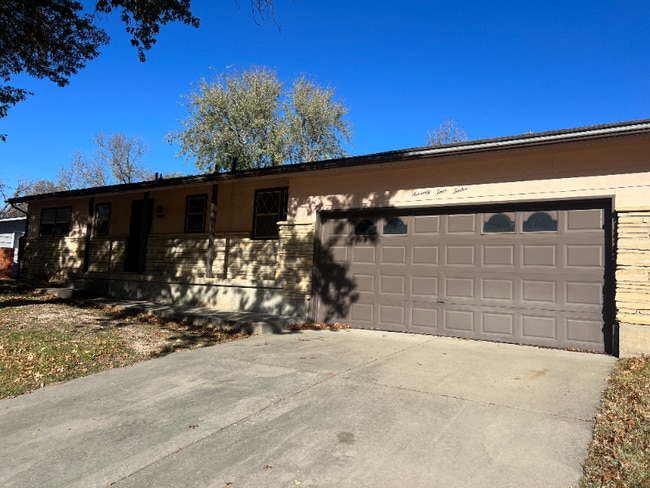 7412 Warren W in Wichita, KS - Building Photo - Building Photo
