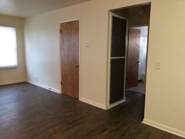 2106 Lake Point Dr in Madison, WI - Building Photo - Building Photo