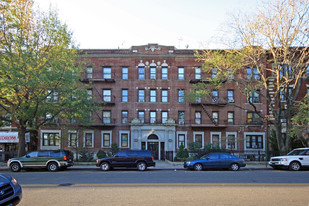 446 Saint John Pl Apartments