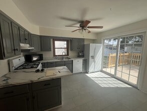 6 Riverview Ln in Bettendorf, IA - Building Photo - Building Photo