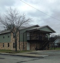 Building Photo - The Summit On Midland Trail Apartments in Ansted, West Virginia