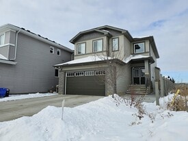 4262 Charles Cl SW in Edmonton, AB - Building Photo