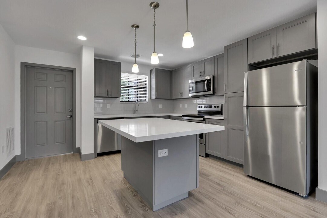 540 NE 14th Ct in Fort Lauderdale, FL - Building Photo
