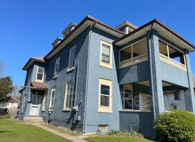 404 E Prospect Terrace in Freeport, IL - Building Photo