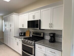 36582 Crown St in Palm Desert, CA - Building Photo - Building Photo