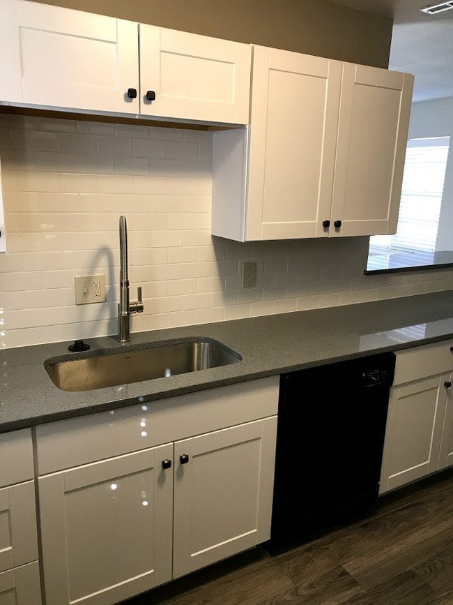 4106 Clark Ave-Unit -4106-4CR19 in Kansas City, MO - Building Photo - Building Photo