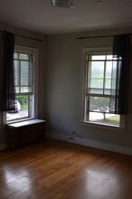 125 Harriet St, Unit 125 in South Portland, ME - Foto de edificio - Building Photo